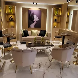 Le Fouquet's Hotel