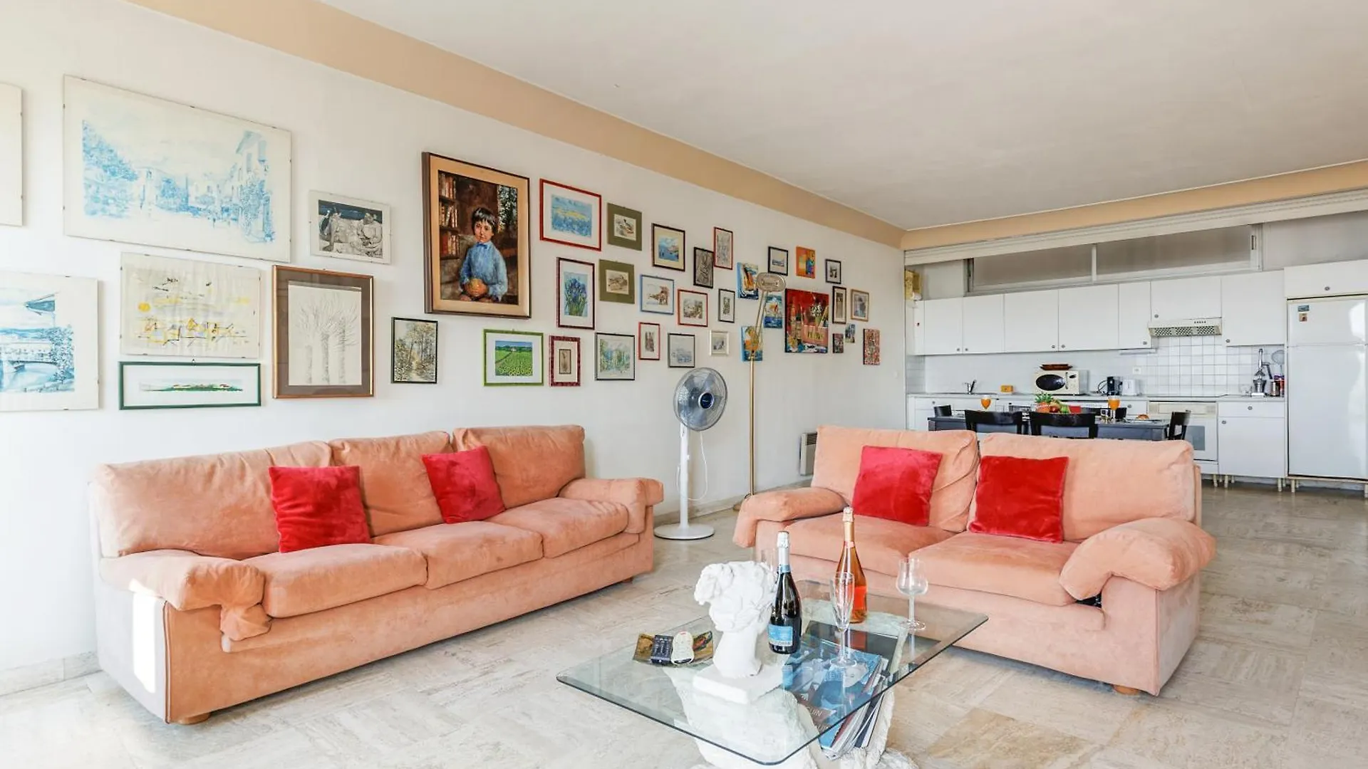 Una Rosa Blu Yourhosthelper Cannes Apartment